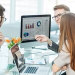 Jak analizować wyniki firmy i podejmować trafne decyzje na podstawie danych